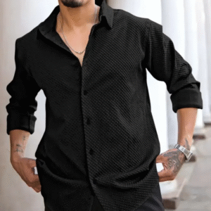 Men Regular Fit Solid Spread Collar Casual Shirt