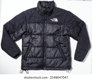 Men’s Premium Printed Winter Jacket – Extreme Warmth, Modern Style & Outdoor Protection - Image 2